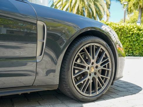Used 2023 Porsche Panamera 4 Platinum Edition AWD/4WD image 48