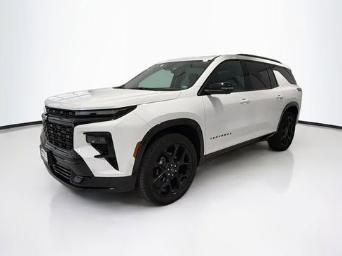 Certified 2024 Chevrolet Traverse RS image 3