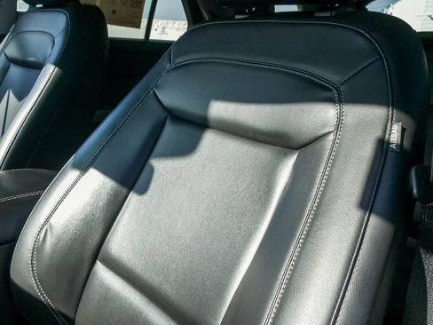 Used 2022 Ford Explorer XLT w/ Equipment Group 202A image 20