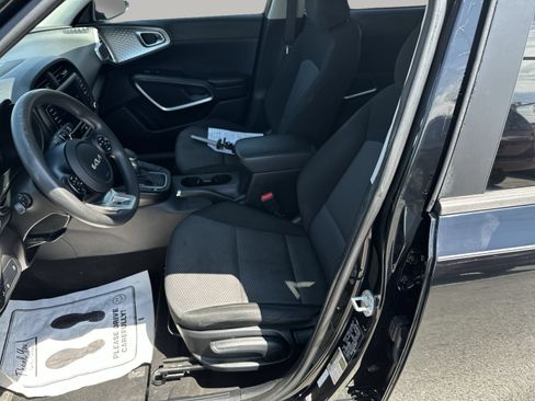 Used 2022 Kia Soul LX w/ Technology Package FWD image 13