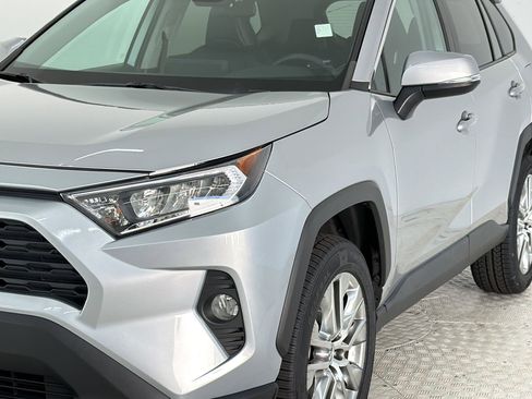 Used 2020 Toyota RAV4 XLE Premium FWD image 20