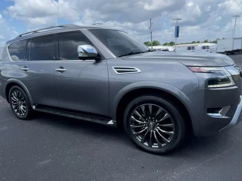 Used 2023 Nissan Armada Platinum w/ Captain's Chairs Package RWD image 2