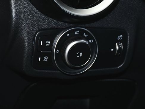 Used 2023 Alfa Romeo Stelvio Veloce image 19