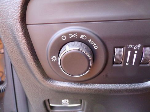 New 2026 Jeep Grand Cherokee Altitude AWD/4WD image 25