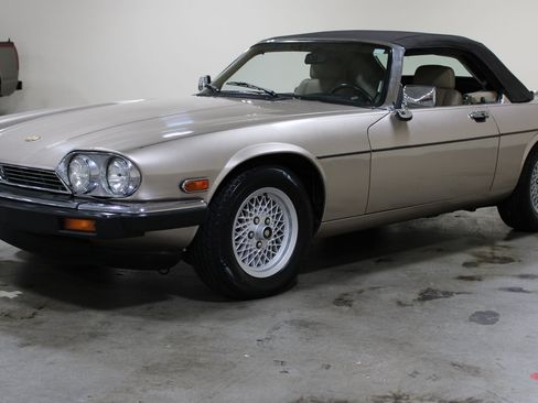 Used 1991 Jaguar XJS V12 Convertible RWD image 21