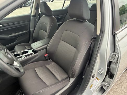 Used 2024 Nissan Altima 2.5 SV FWD image 28