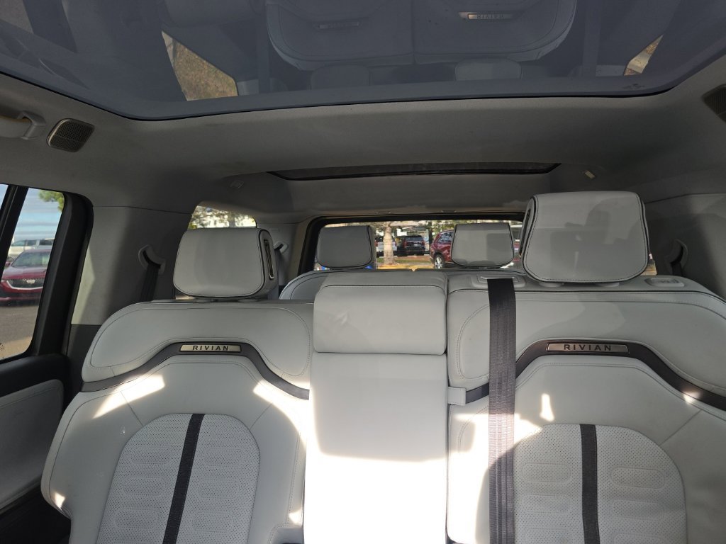Used 2025 Rivian R1S Adventure Dual AWD/4WD image 25