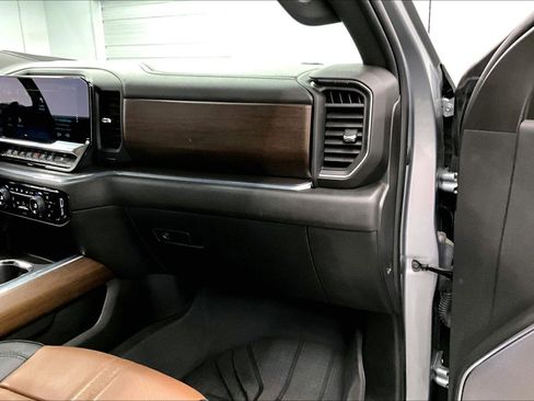 Used 2024 Chevrolet Silverado 1500 High Country w/ LPO, Dark Essentials Package AWD/4WD image 19