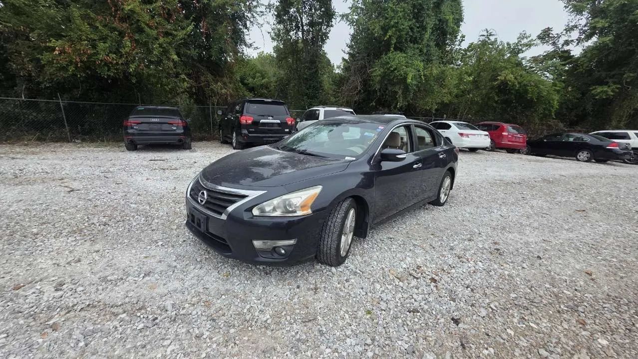 Used 2015 Nissan Altima 2.5 SV w/ Convenience Package FWD image 3