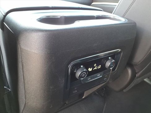 Certified 2025 Chevrolet Suburban Z71 AWD/4WD image 17