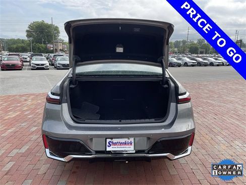 Used 2024 BMW 740i image 29