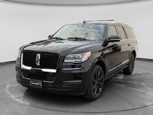 Used 2024 Lincoln Navigator L Reserve AWD/4WD image 7