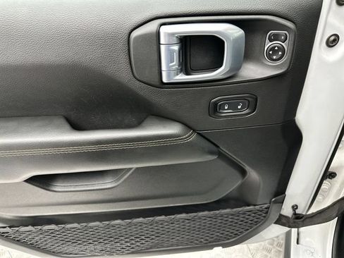 Used 2021 Jeep Gladiator Mojave AWD/4WD image 13