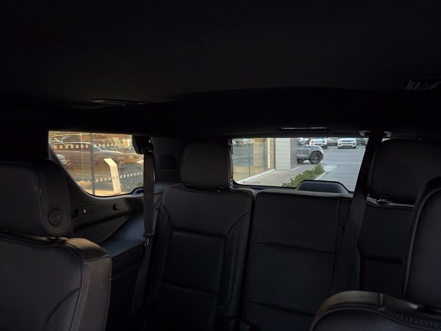 Used 2021 GMC Yukon Denali w/ Denali Premium Package RWD image 9
