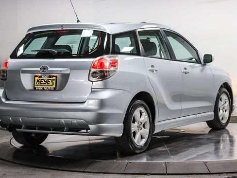 Used 2005 Toyota Matrix XR FWD image 10