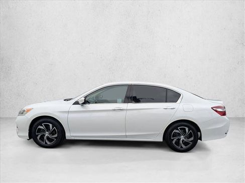 Used 2017 Honda Accord LX image 9