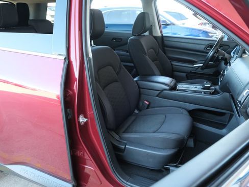 Used 2023 Nissan Pathfinder SV image 26