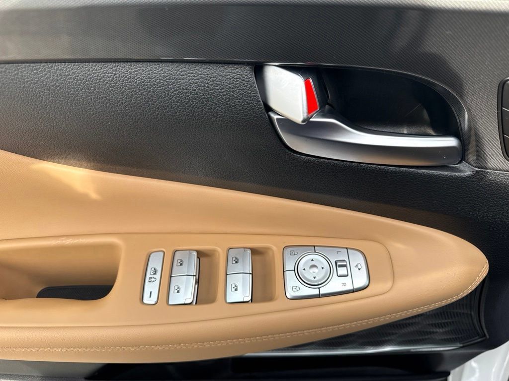 Used 2023 Hyundai Santa Fe Calligraphy AWD/4WD image 14