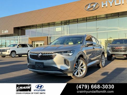 Used 2023 Buick Envision Avenir image 1