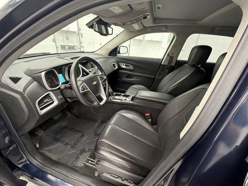 Used 2017 Chevrolet Equinox Premier w/ Enhanced Convenience Package AWD/4WD image 10