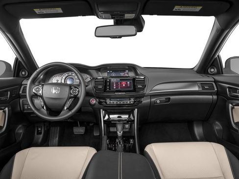 Used 2017 Honda Accord Touring image 8