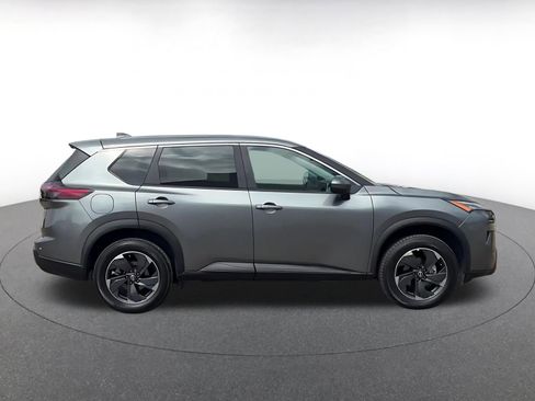 Used 2025 Nissan Rogue SV image 15