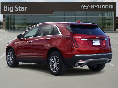 Used 2021 Cadillac XT5 Premium Luxury image 3