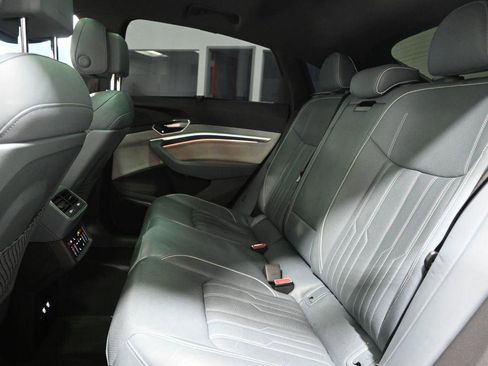 Used 2020 Audi e-tron Prestige w/ Prestige Package image 15