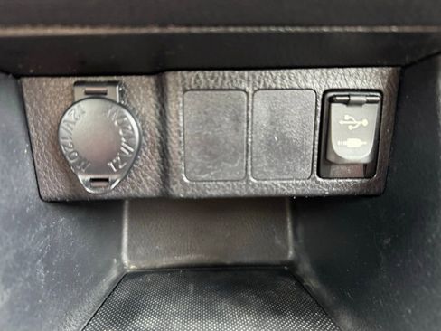 Used 2017 Toyota Corolla SE w/ Carpet Mat Package (TMS) FWD image 21
