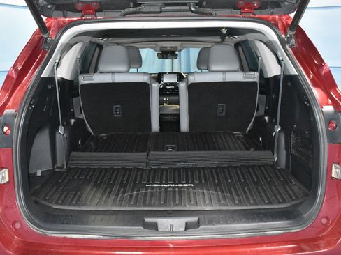 Used 2021 Toyota Highlander XLE image 37