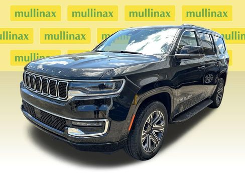 Used 2025 Jeep Wagoneer 4WD image 6