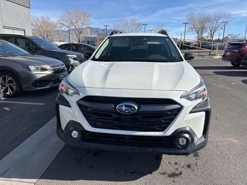 Used 2025 Subaru Outback Premium image 3