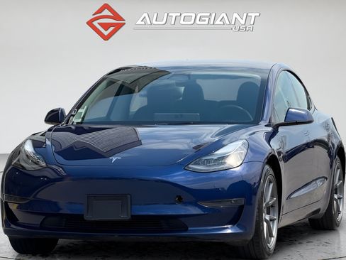 Used 2023 Tesla Model 3 Standard Range RWD image 5