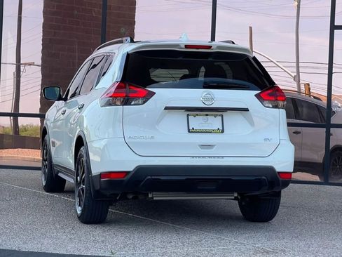 Used 2017 Nissan Rogue SV image 10