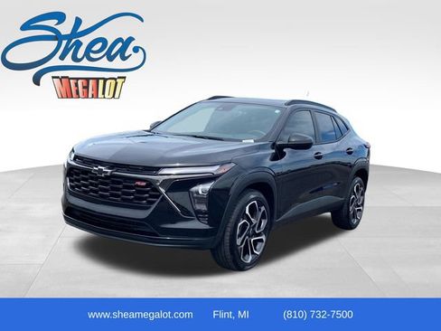 Used 2024 Chevrolet Trax RS w/ Sunroof Package FWD image 1