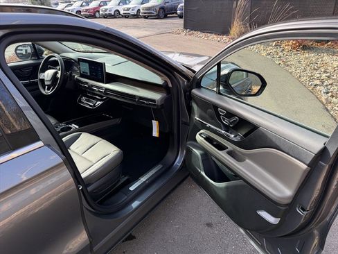 New 2026 Lincoln Corsair Reserve image 11