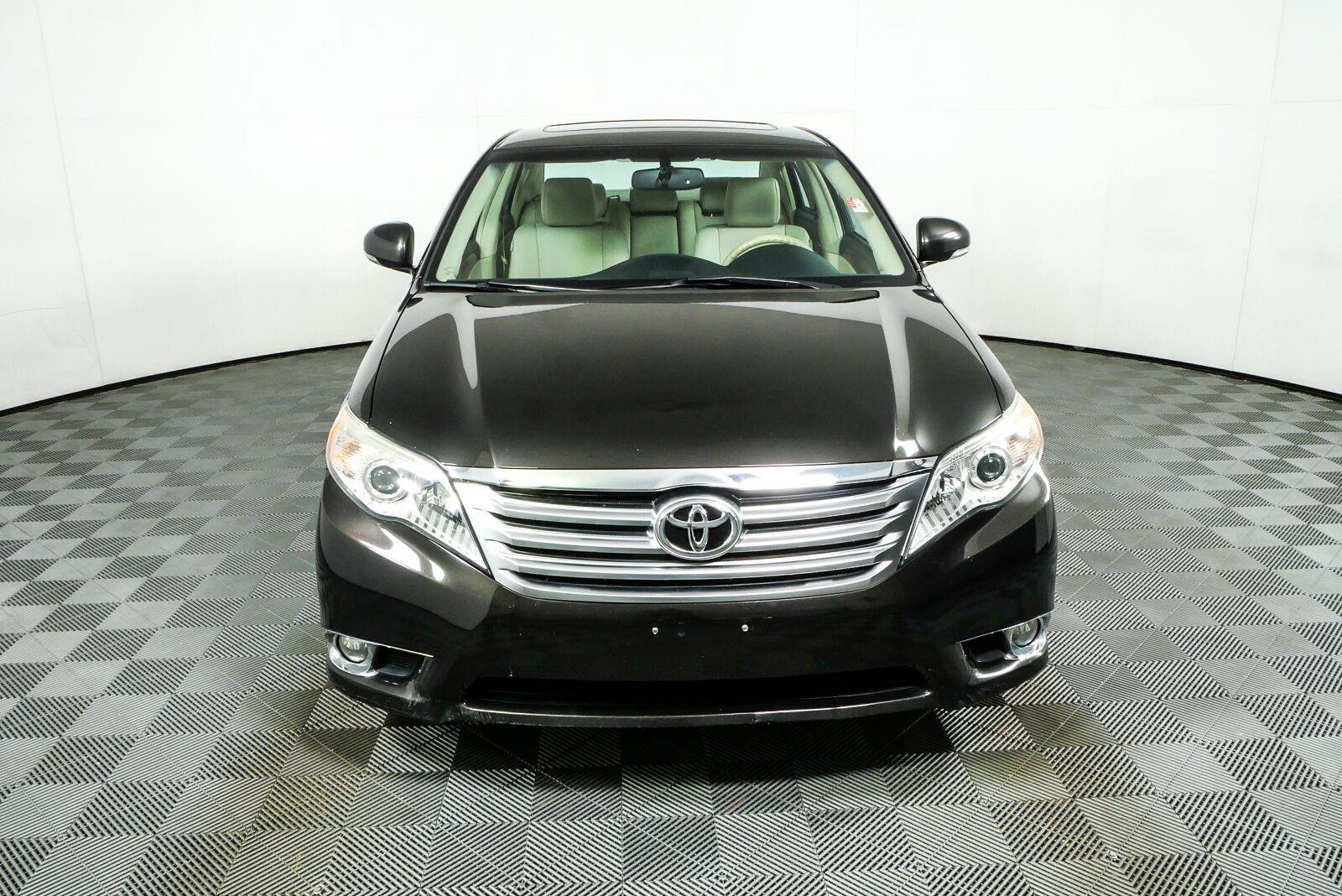 Used 2011 Toyota Avalon FWD image 25