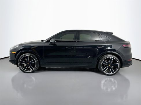 Certified 2023 Porsche Cayenne Turbo image 2