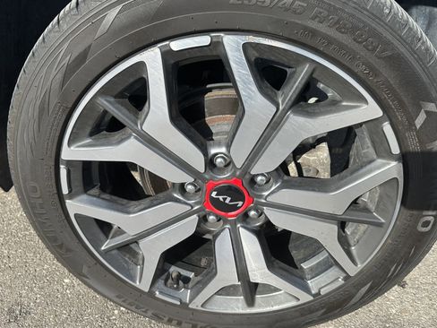 Used 2022 Kia Seltos SX w/ Sunroof Package image 13