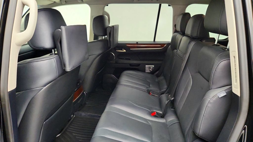 Used 2019 Lexus LX 570 4WD w/ Luxury Package image 22