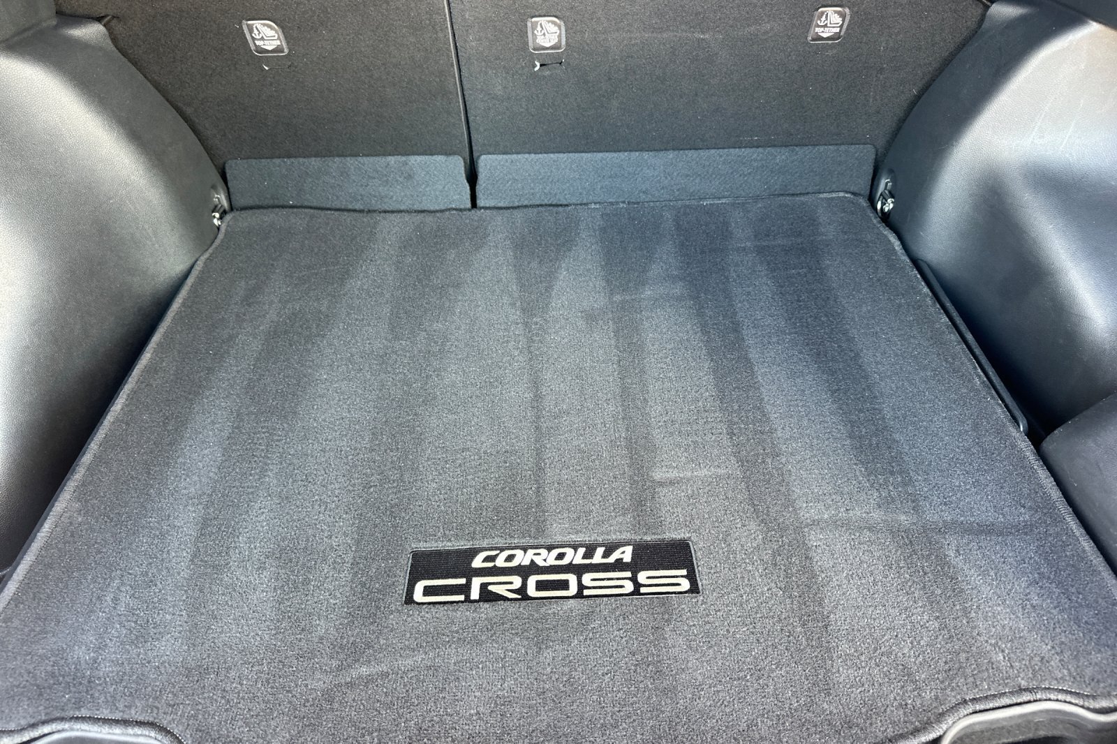 Certified 2024 Toyota Corolla Cross AWD Hybrid w/ Convenience Package image 19