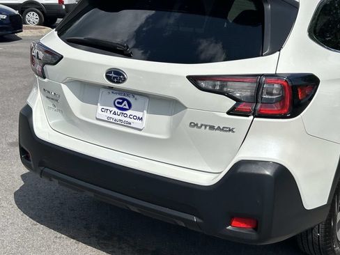 Used 2023 Subaru Outback Premium AWD/4WD image 13