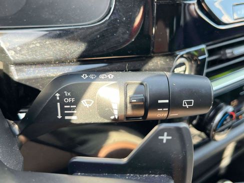 Used 2023 Nissan Pathfinder SL w/ SL Premium Package image 18