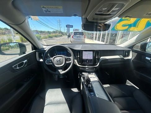 Certified 2025 Volvo XC60 B5 Plus AWD/4WD image 21