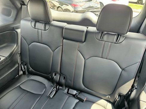 Used 2025 Honda Pilot Black Edition image 25