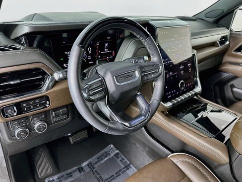 Used 2026 GMC Yukon XL Denali Ultimate w/ LPO, Illumination Package AWD/4WD image 10