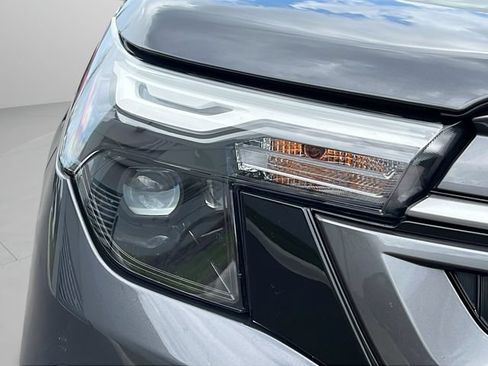 Used 2025 Subaru Forester Premium AWD/4WD image 25