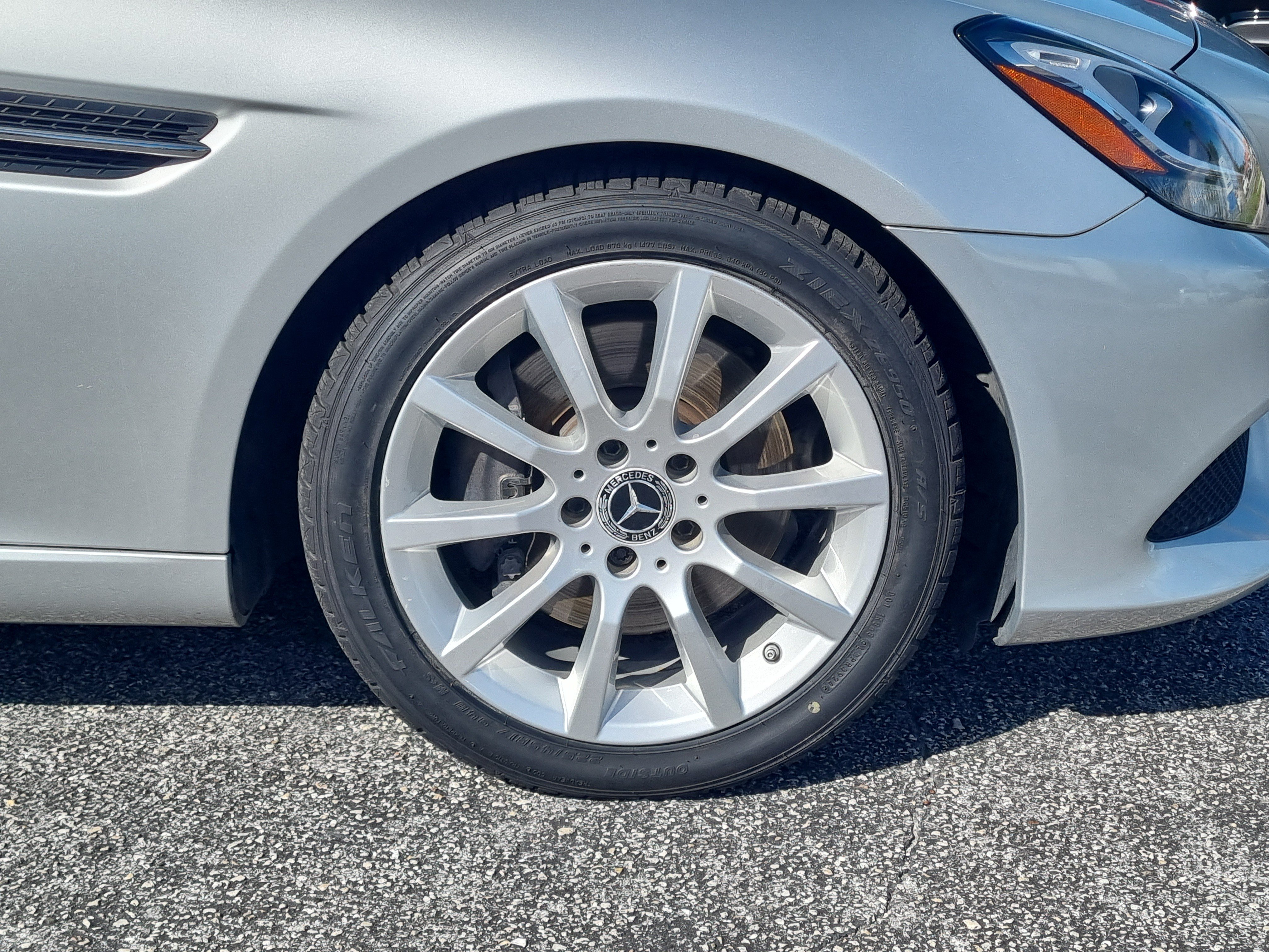 Used 2020 Mercedes-Benz SLC 300 w/ Premium Package image 9