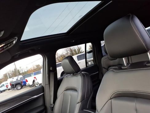 New 2025 Jeep Grand Cherokee Limited image 12