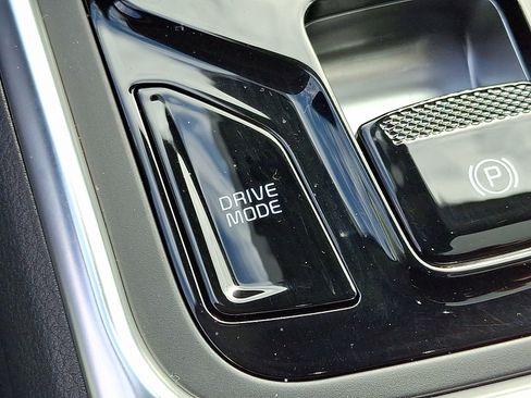 Certified 2026 Kia Carnival SX Prestige FWD image 25